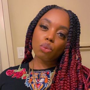 Meet your Posher, Tay